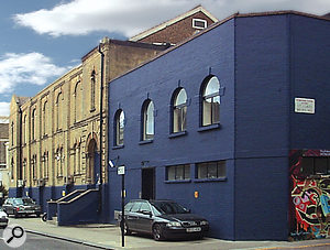 Sarm West, Лондон, где запись Faith возобновилась после сессий в студии Puk в Дании