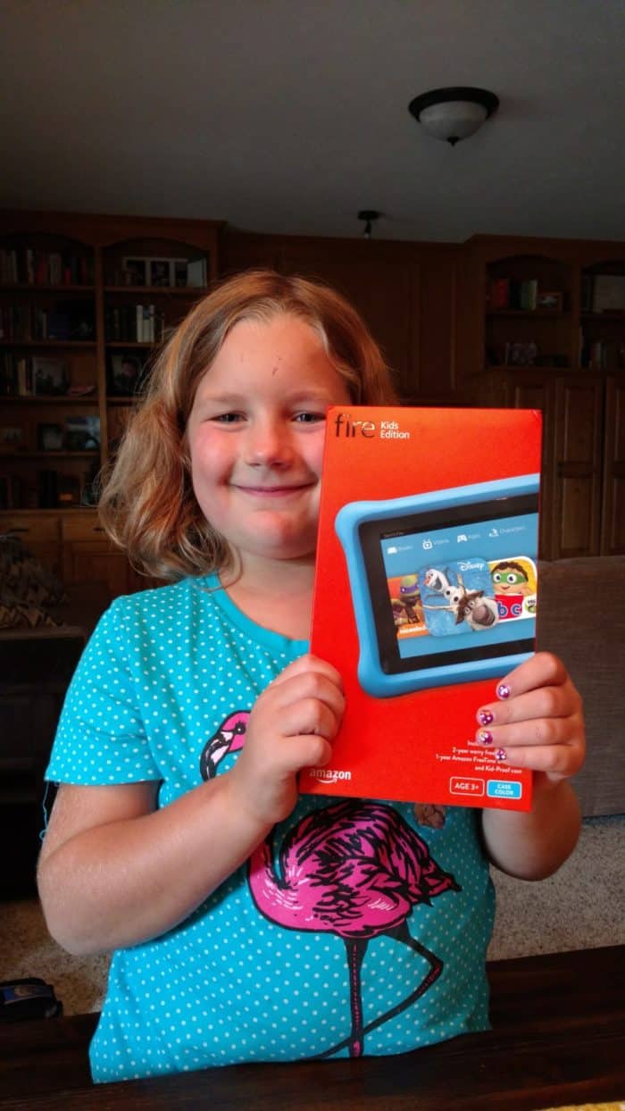 Наши дети (в возрасте 11, 9 и 6 лет) выросли на планшетных технологиях, и мы обнаружили, что Amazon Kids Fire Tablet и до этого более дорогие iPad полезны для того, чтобы помочь им развить навыки чтения, орфографии, лексики и других языковых навыков